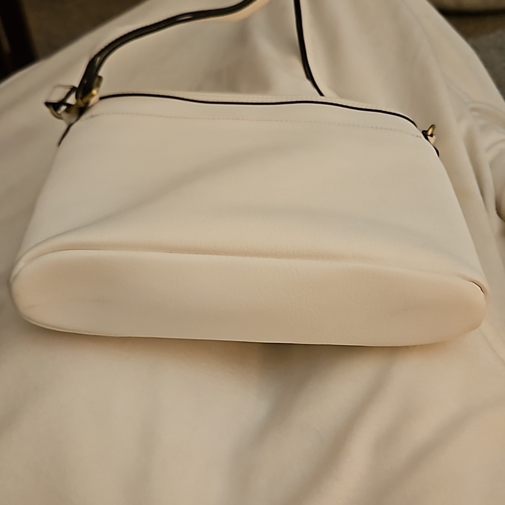 ST. JOHN'S BAY White Laura Faux Leather Crossbody Bag - Picture 14 of 14